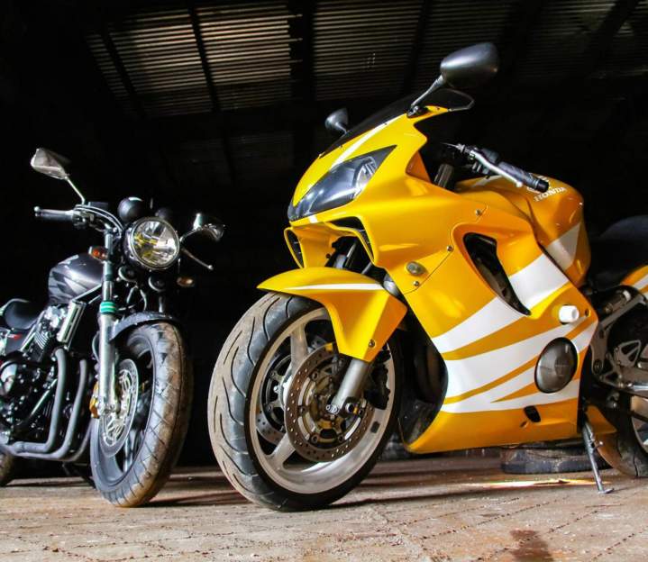 Moto sportive et routière à Porticcio